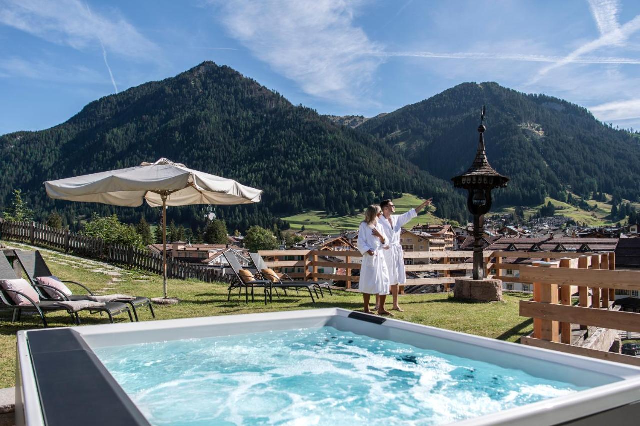 Hotel Ladinia Dolomites View Pozza di Fassa Exterior foto